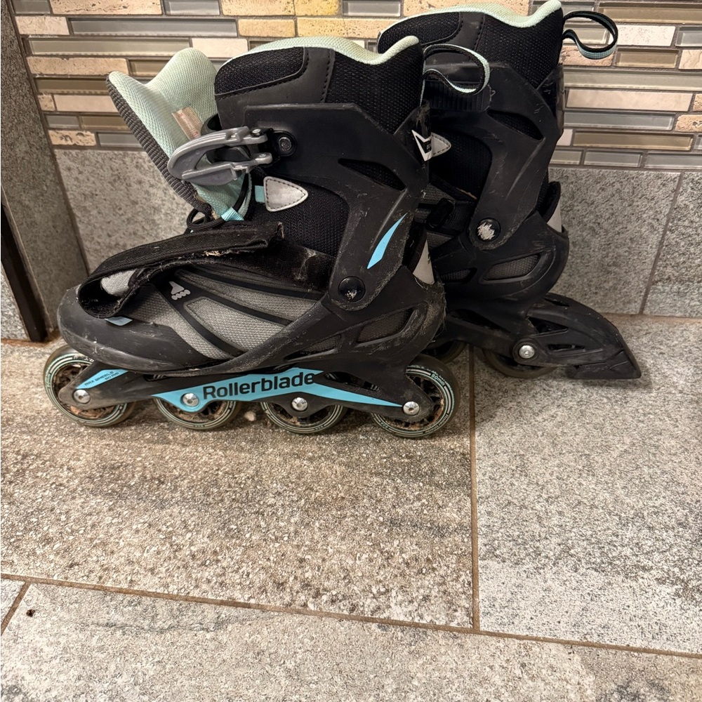 Rollerblade Women's Black and Teal Athletic Shoes